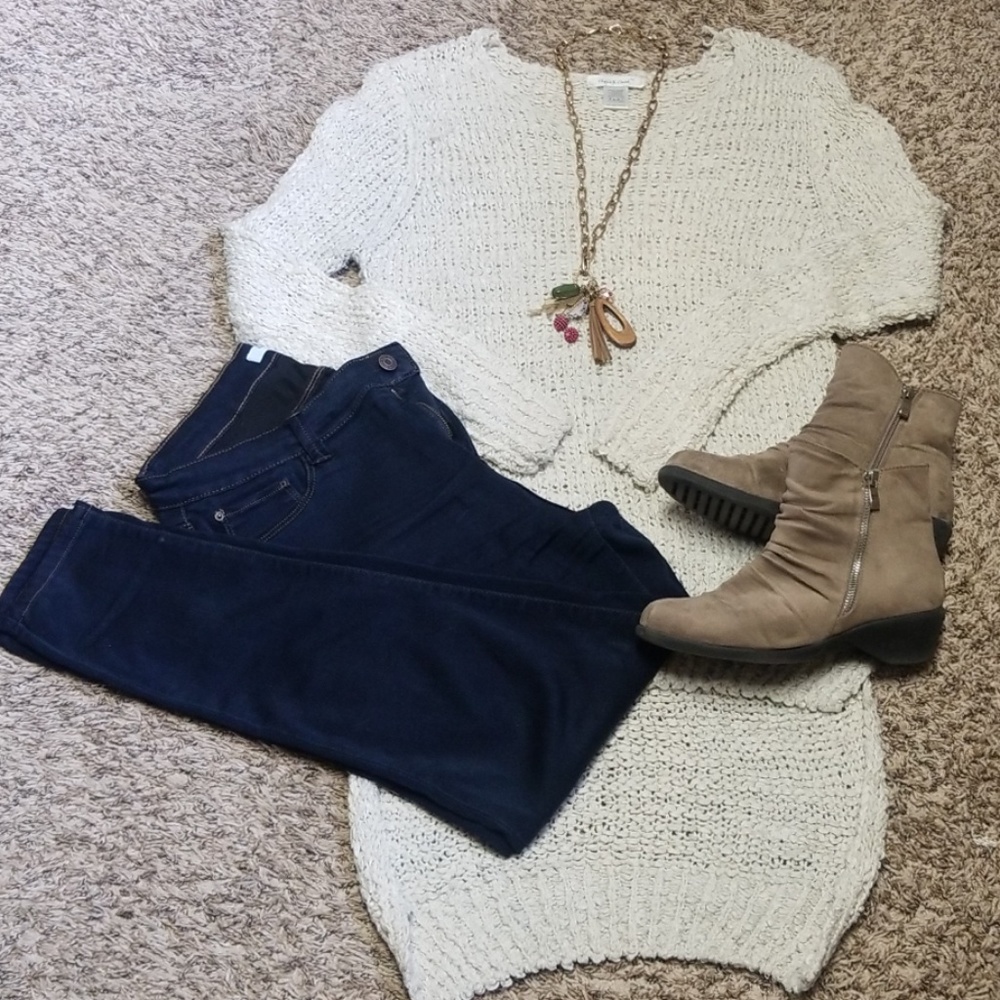 Ladie's tattered-look hi-lo sweater